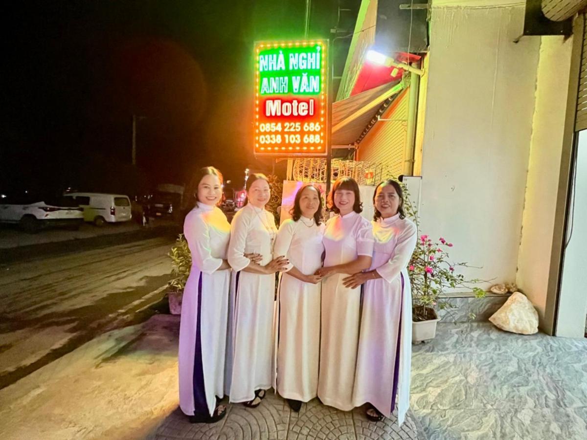 Nha Nghi Anh Van Đồng Văn Esterno foto