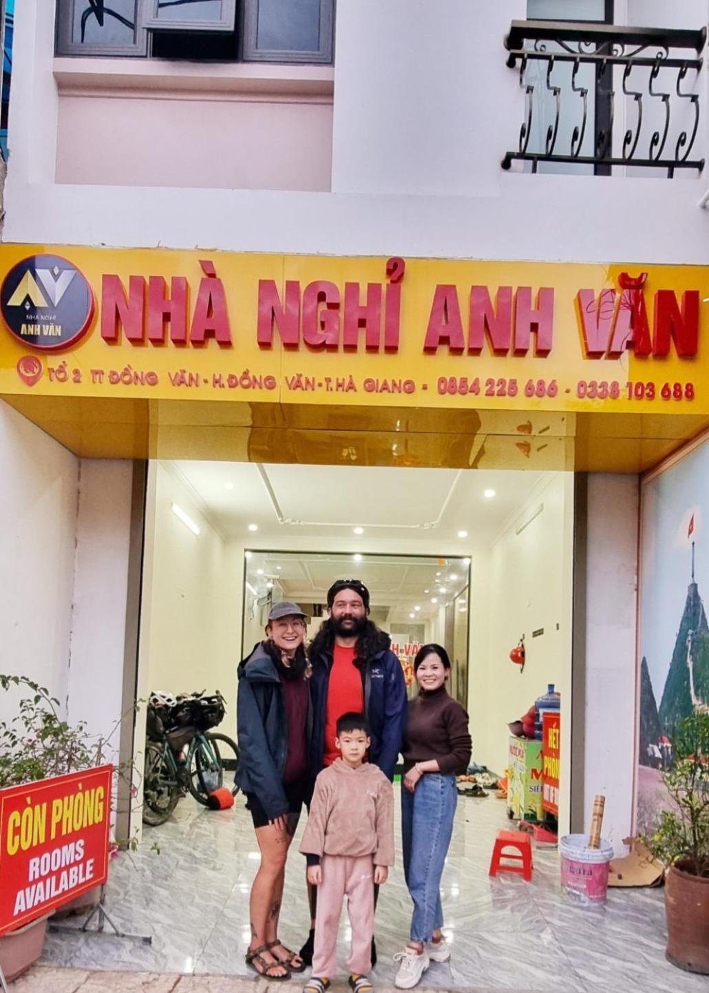 Nha Nghi Anh Van Đồng Văn Esterno foto